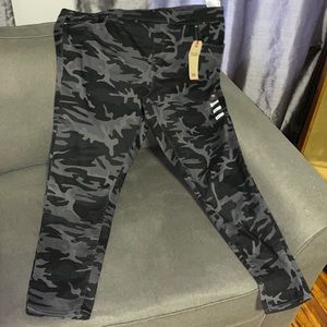 Camouflage print Levi’s pull on leggings